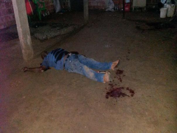 Homem é assassinado a facadas durante disputa por mulher no Piauí (Crédito: Mural da Vila )
