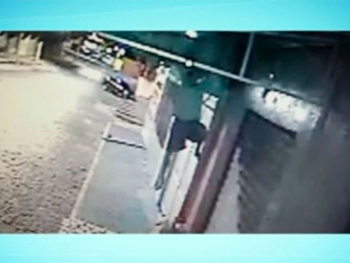 Bandido invade posto e fica pelado (Crédito: Reprodução)