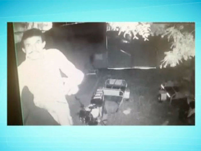 Bandido invade posto e fica pelado (Crédito: Reprodução)