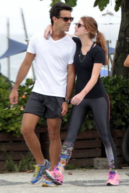Casal faz caminhada juntos (Crédito: Reprodução)