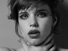 Bruna Linzmeyer posa sensual e recebe comentário ousado