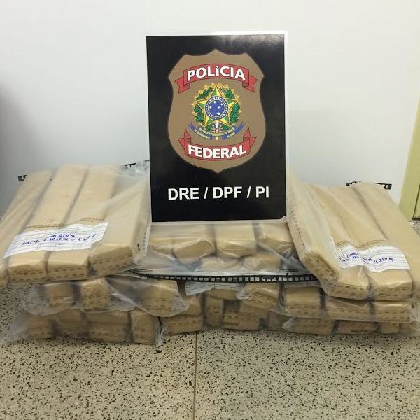 Mulher é presa com 38 kg de maconha em ônibus clandestino no Piauí