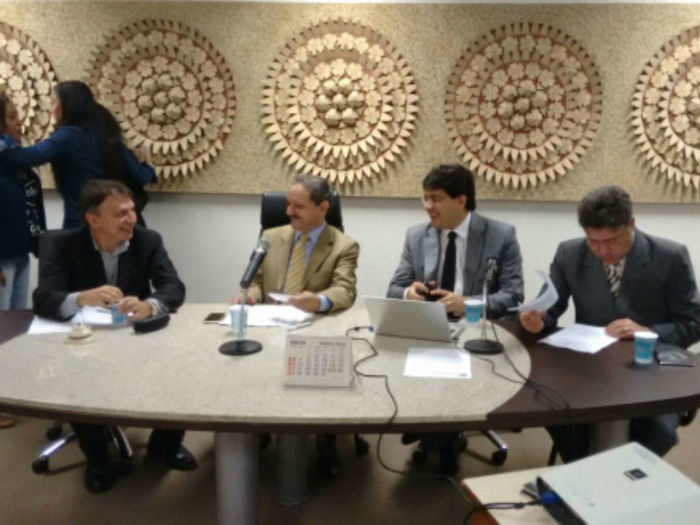 Equipe econômica do Estado apresenta dados das finanças do estado na Alepi (Crédito: Ascom Sefaz )