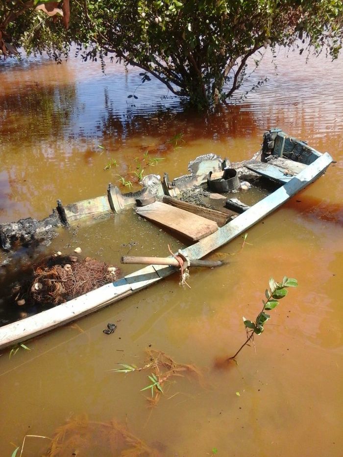 Canoa tambem foi alvo dos criminosos (Crédito: Portal Cidade Luz)