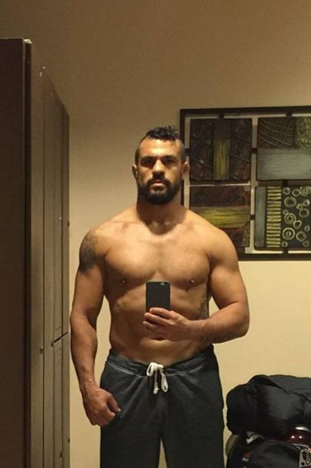 Vitor publicou imagem em resposta as ofensas (Crédito: Reprodução)