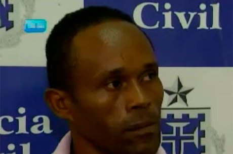 Carlos acusa a mãe da menina de ser conivente (Crédito: Reprodução)