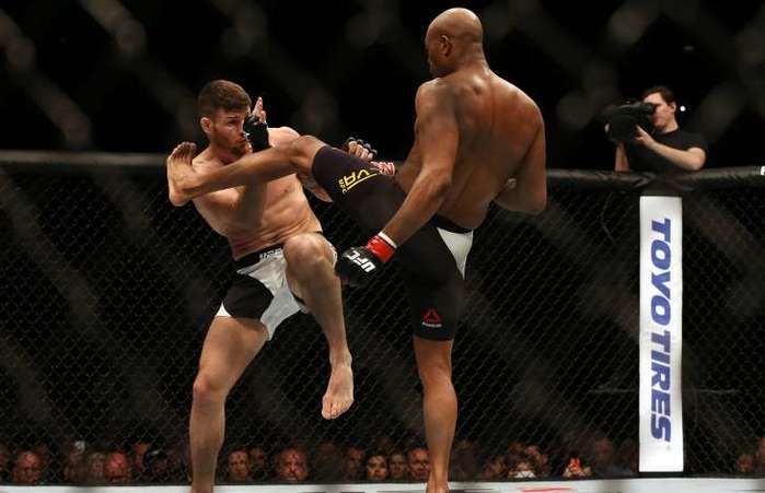 Anderson Silva perde para Michael Bisping