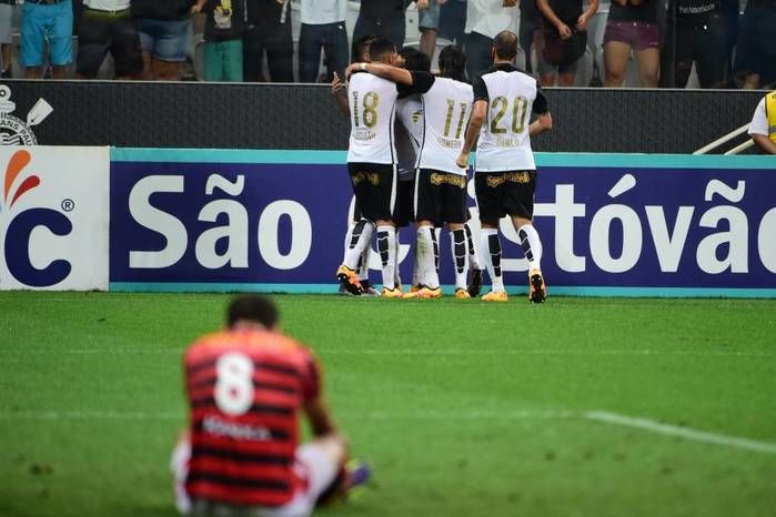 Corinthians venceu o Oeste nos acréscimos