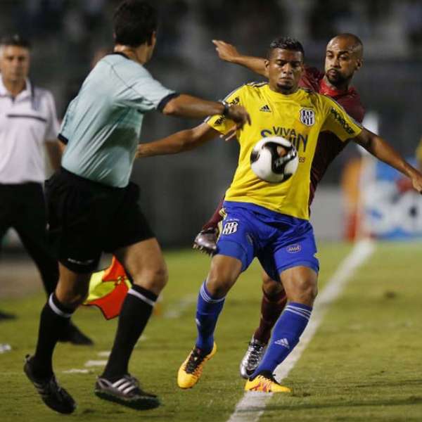 Reinaldo deu vitória à Ponte contra São Paulo