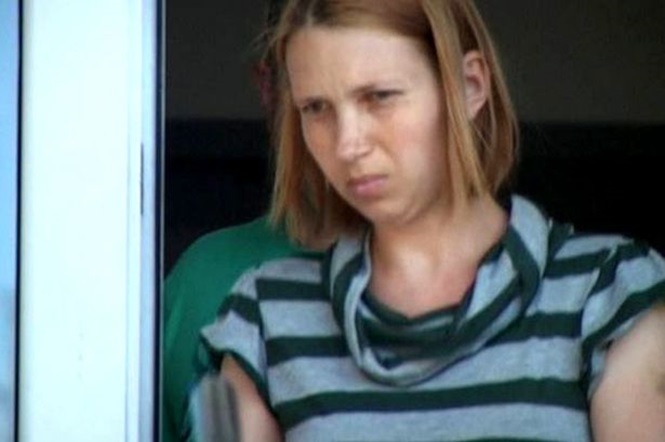 Elena Smocot, de 27 anos, foi presa e condenada, há 18 anos de prisão após matar seu bebê recém nascido (Crédito: Reprodução)