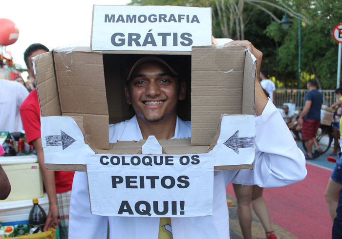 Jovem vestido de ''mamografia'' foi o grande campeão do Oscar do Corso (Crédito: David Carvalho)