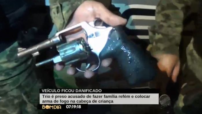 Arma usada no assalto (Crédito: Reprodução)