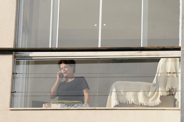Presidente Dilma na sua casa em Porto Alegre (Crédito: Reprodução)