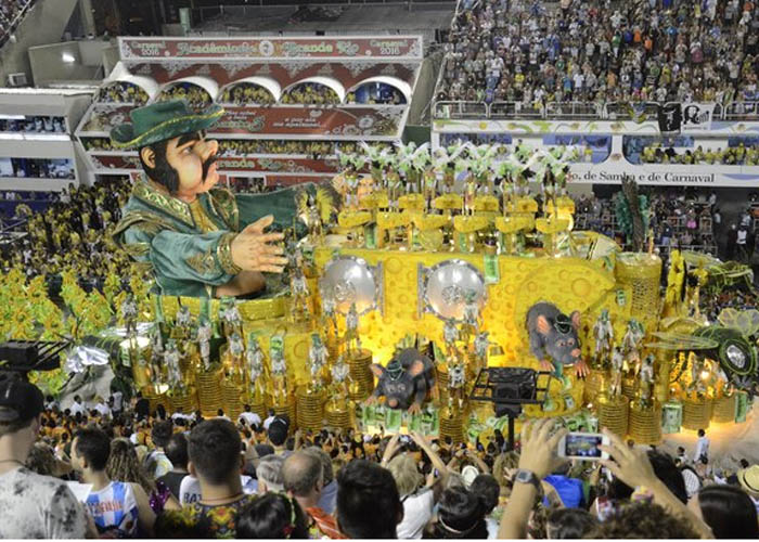 Muito luxo e criatividade em alegorias