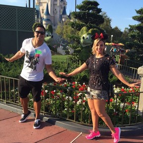 Xanddy e Carla Perez na Disney (Crédito: Reprodução/ Instagram)