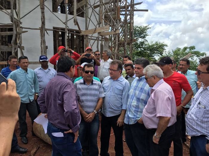 Secretário autoriza retomada de obras em Joaquim Pires