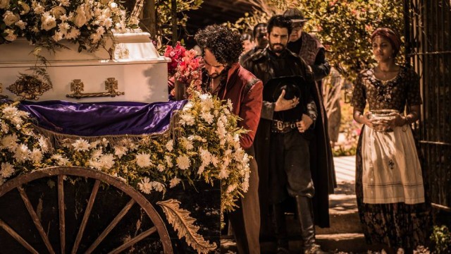 Jacinto (Tarcísio Meira) sofreu um infarto e morreu