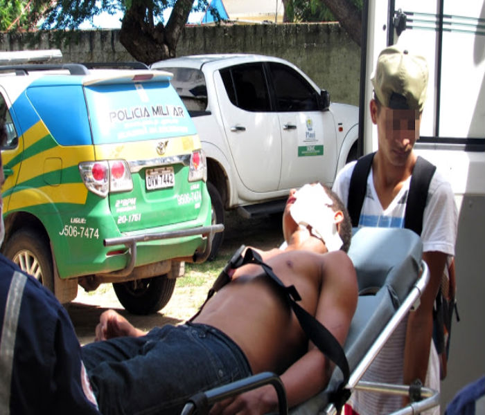 Adolescente foi atingido com tiro na boca