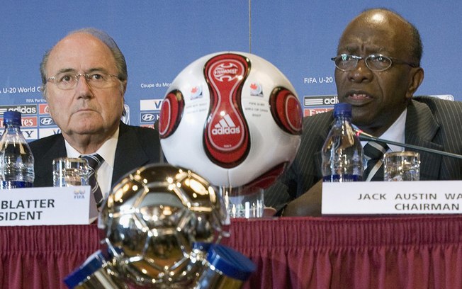 Jack Warner ao lado de Blatter, ele é um dos principais acusados de receber propina juntamente com Chuck Blazer