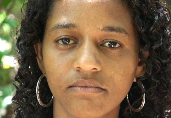 Mulheres se prosituem em mangue do nordeste em condições desumanas
