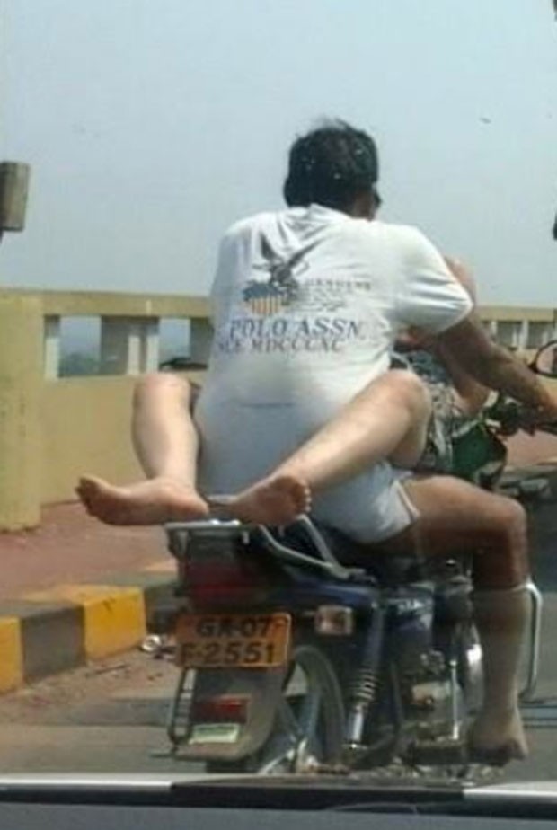 Casal fazendo sexo em moto (Crédito: Divulgação)