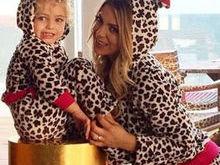 Xuxa posta foto de Sheila Mello e Brenda vestidas de bichinho