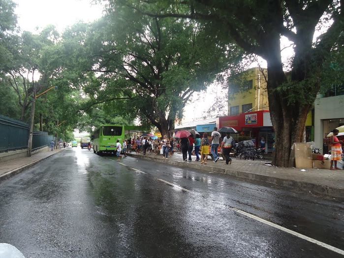 Paradas de ônibus serão reordenadas no centro da capital