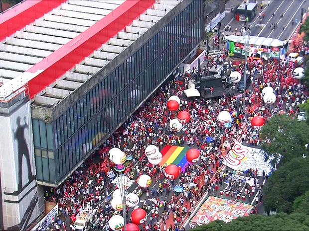 Protesto a favor de Dilma (Crédito: Folhapress)