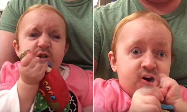 Pai 'troca de rosto' com a filha e vídeo viraliza na internet (Crédito: Reprodução)