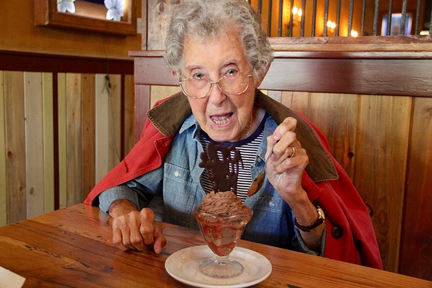 Senhora de 91 anos descobre câncer e resolve viajar o mundo (Crédito: Reprodução)