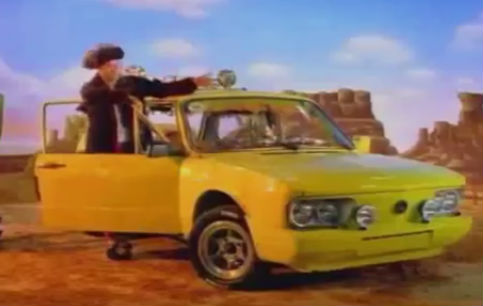 Imagens do clip (Crédito: Reprodução)