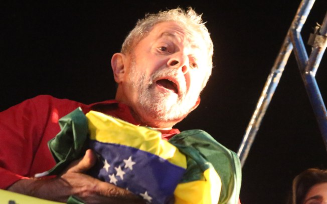 Advogados de Lula pedem intervenção de ministro do STF