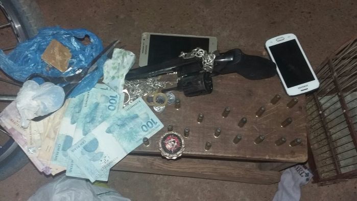 Força Tática estoura boca de fumo e apreende revólver calibre 38 (Crédito: Reprodução)
