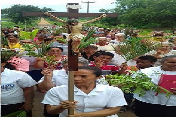Procissão de Ramos marca início da Semana Santa em Hugo Napoleão