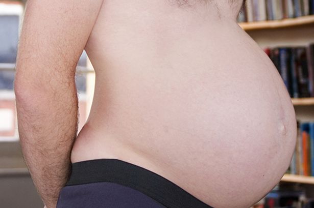 Homem disse que engravidou após transar com outro homem (Crédito: Divulgação )