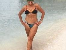 Aos 73 anos, Susana Vieira posta foto só de biquíni no Caribe