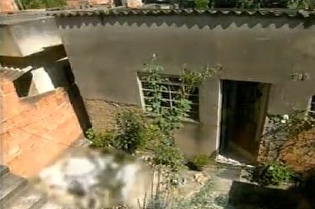 Corpo de Couto foi encontrado no quintal ao lado das pedras usadas no crime