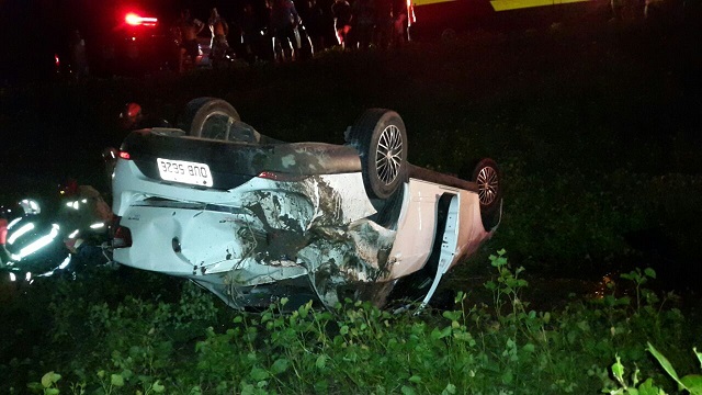Carro tombou e motorisfa ficou ferido