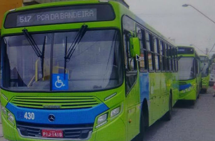 Ônibus colidiram no centro de Teresina