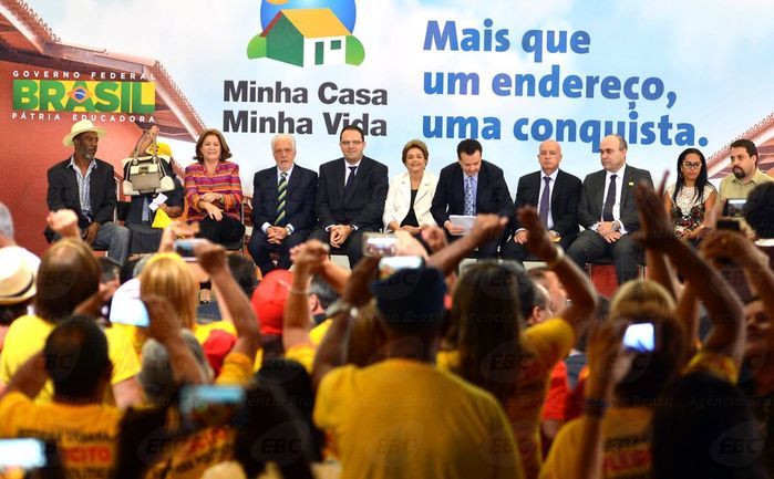 Dilma no lançamento do Minha Casa, Minha Vida (Crédito: Agência Brasil )