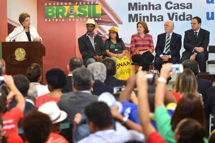 Dilma no lançamento do Minha Casa, Minha Vida (Crédito: Agência Brasil )