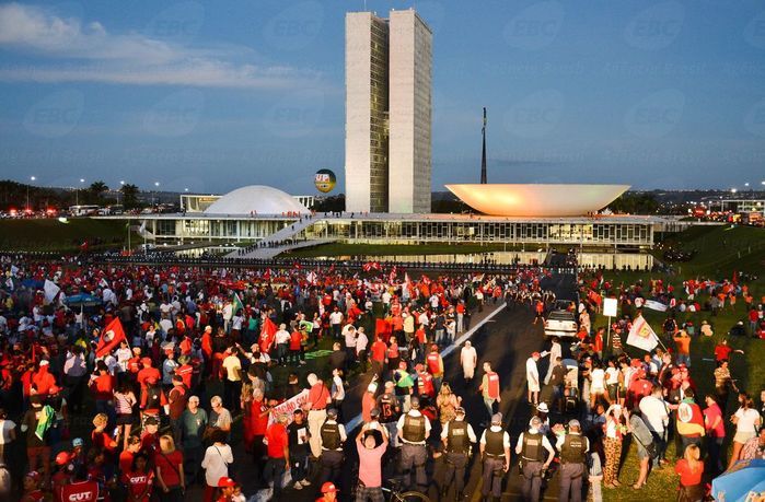 Manifestação de apoio à Dilma (Crédito: Divulgação)
