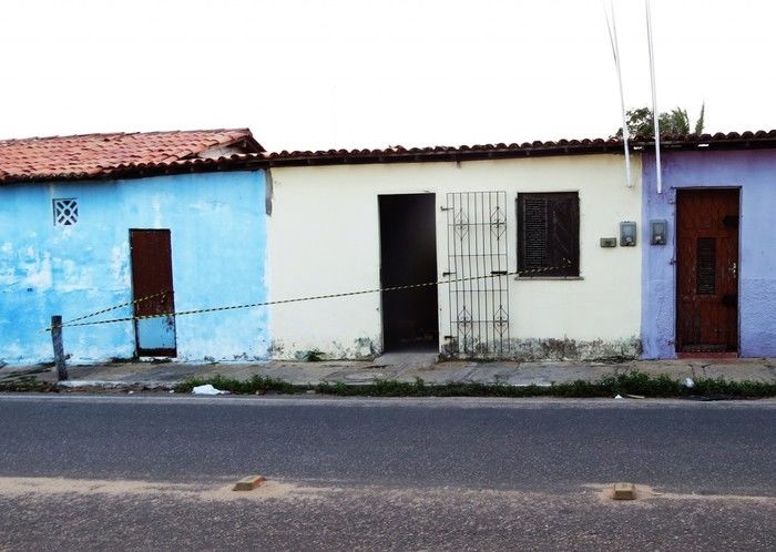 Casa onde a jovem foi mantida refém