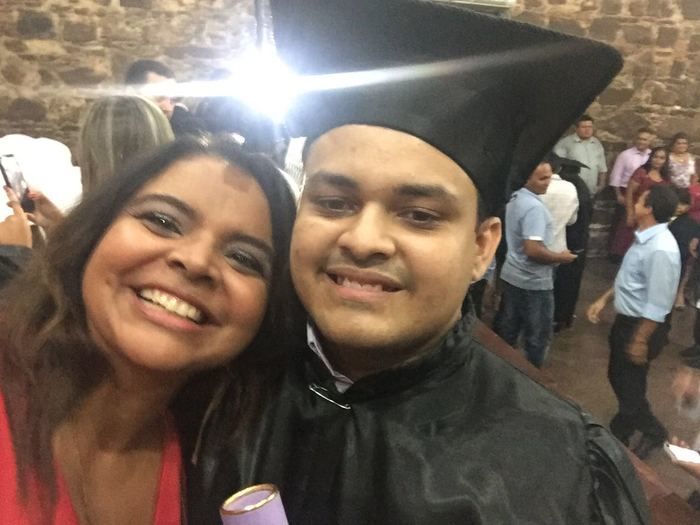 Maia e Felipe, estudante que foi surpreendido pela presença da jornalista (Crédito: Reprodução)