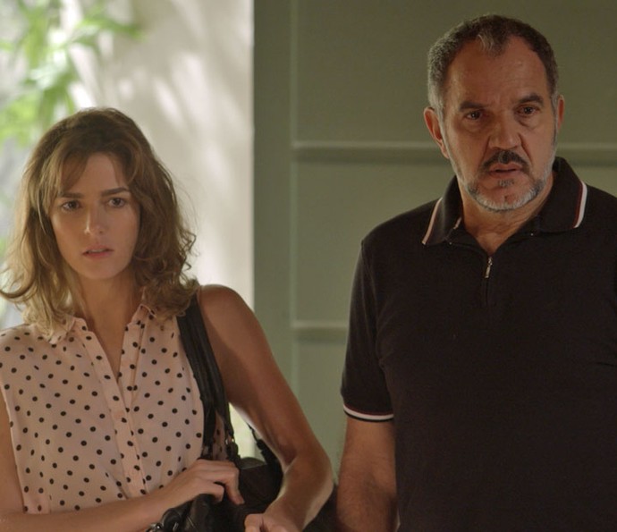 Germano leva a filha para casa (Crédito: Reprodução)