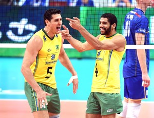 Sidão e Wallace em jogo da seleção brasileira (Crédito: FIVB)
