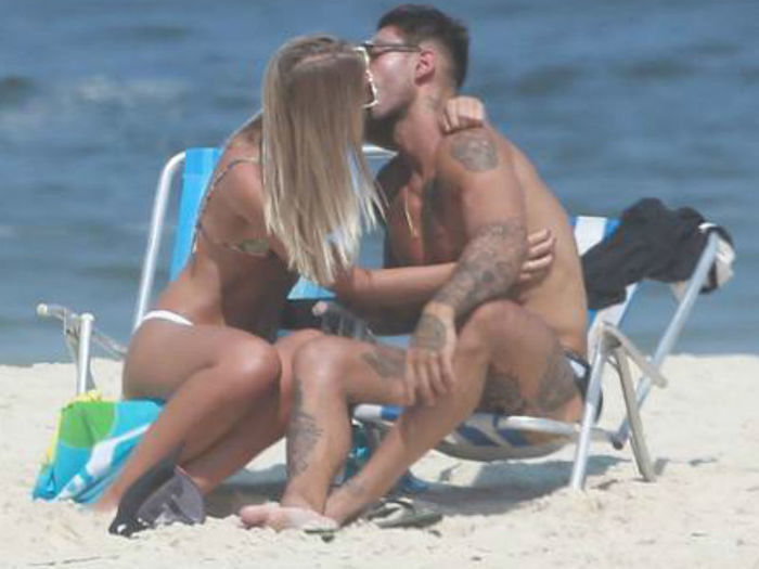 Lucas Lucco é flagrado aos beijos com modelo em praia (Crédito: Cristiana Silva)