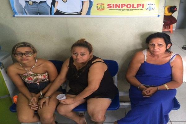 Mulhres presas durante a Operação Bugre