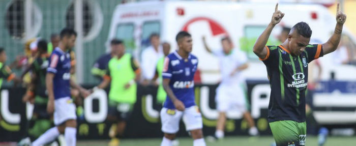 Atlético-MG vence líder Cruzeiro por 2 a 0