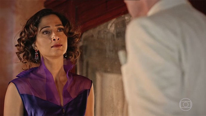Maria Tereza (Camila Pitanga)
